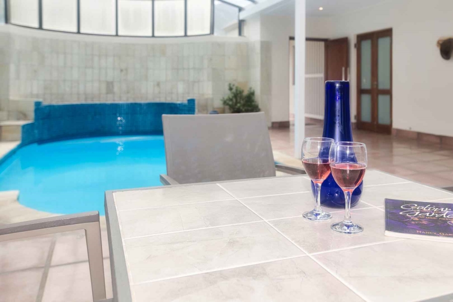 5 Bedroom Property for Sale in Fernkloof Estate Western Cape